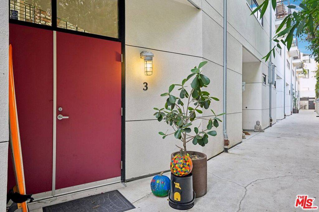 Venice, CA 90291,815 Hampton DR #3