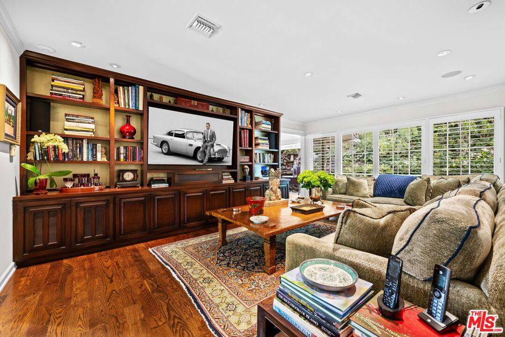 Encino, CA 91436,16475 Garvin DR