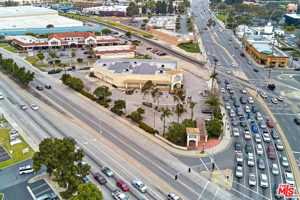 Oxnard, CA 93036,2303 E Vineyard AVE