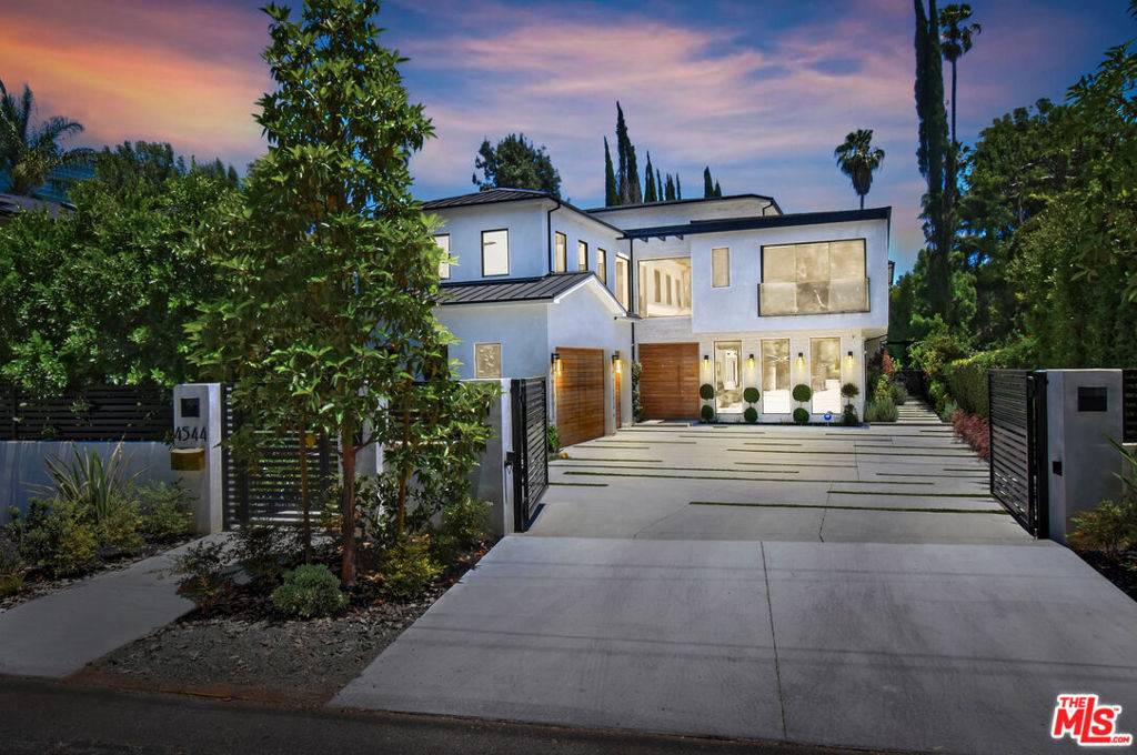 Encino, CA 91436,4544 Woodley AVE
