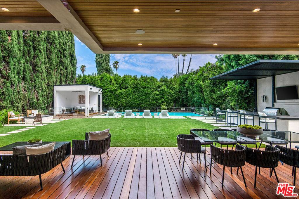 Encino, CA 91436,4544 Woodley AVE
