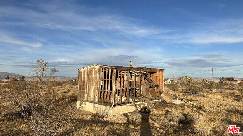 Landers, CA 92285,0 Phillipi AVE