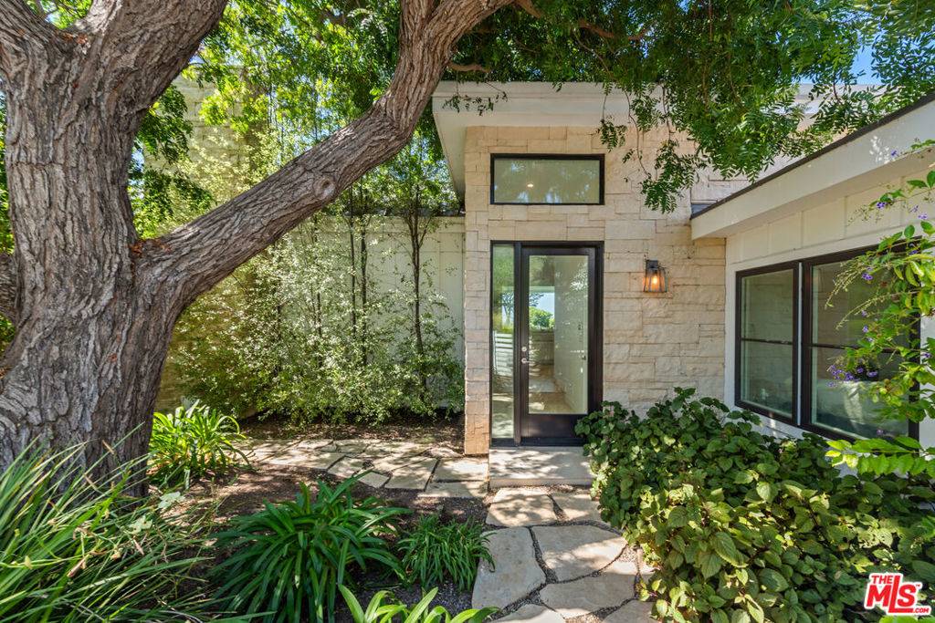 Malibu, CA 90265,30060 Harvester RD