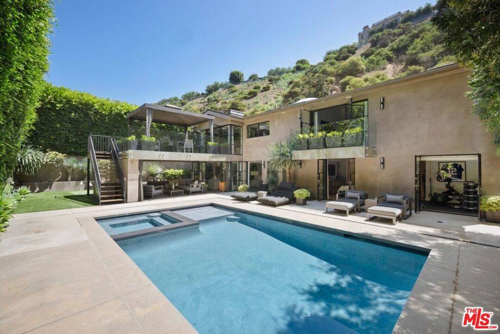 Beverly Hills, CA 90210,1853 Franklin Canyon DR