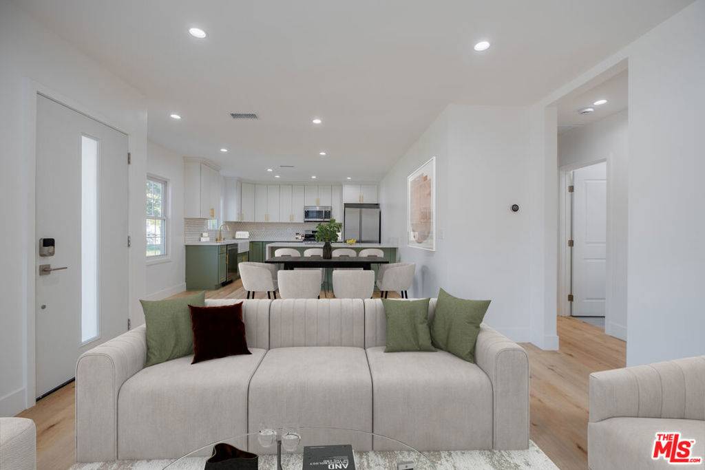 North Hollywood, CA 91606,11488 Erwin ST