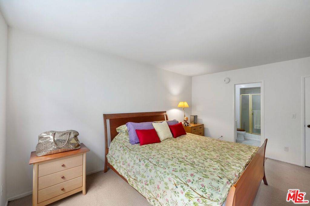 Pacific Palisades, CA 90272,16169 W Sunset BLVD #105