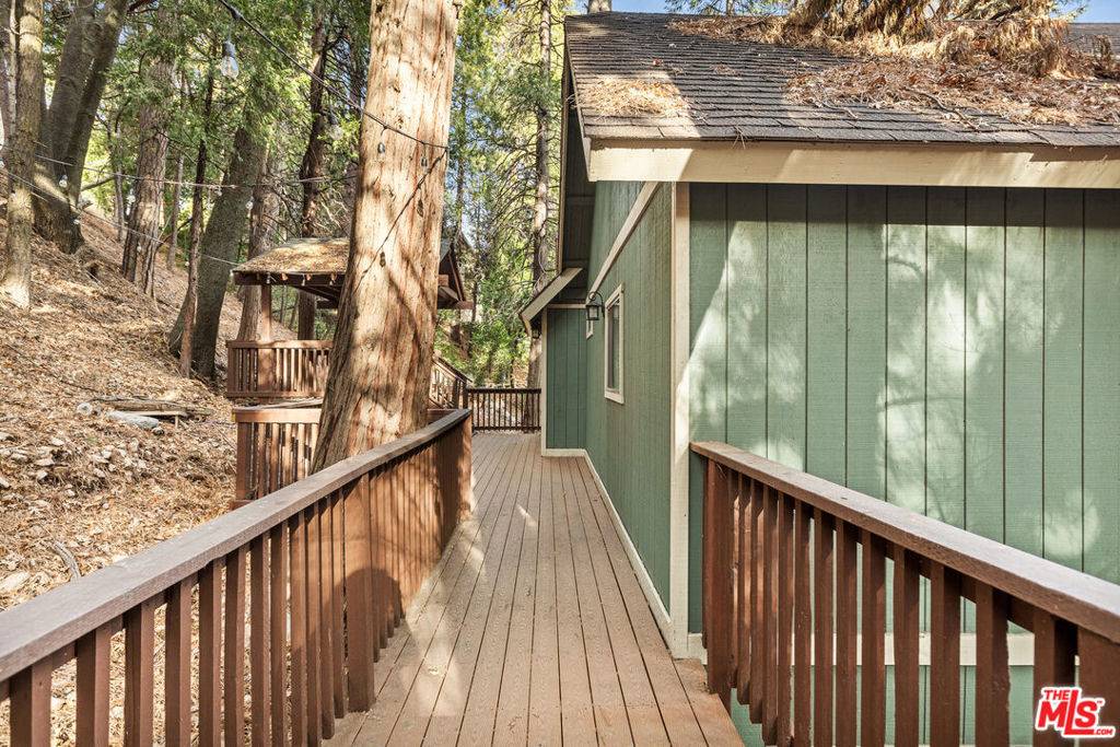 Lake Arrowhead, CA 92352,27981 Rainbow DR