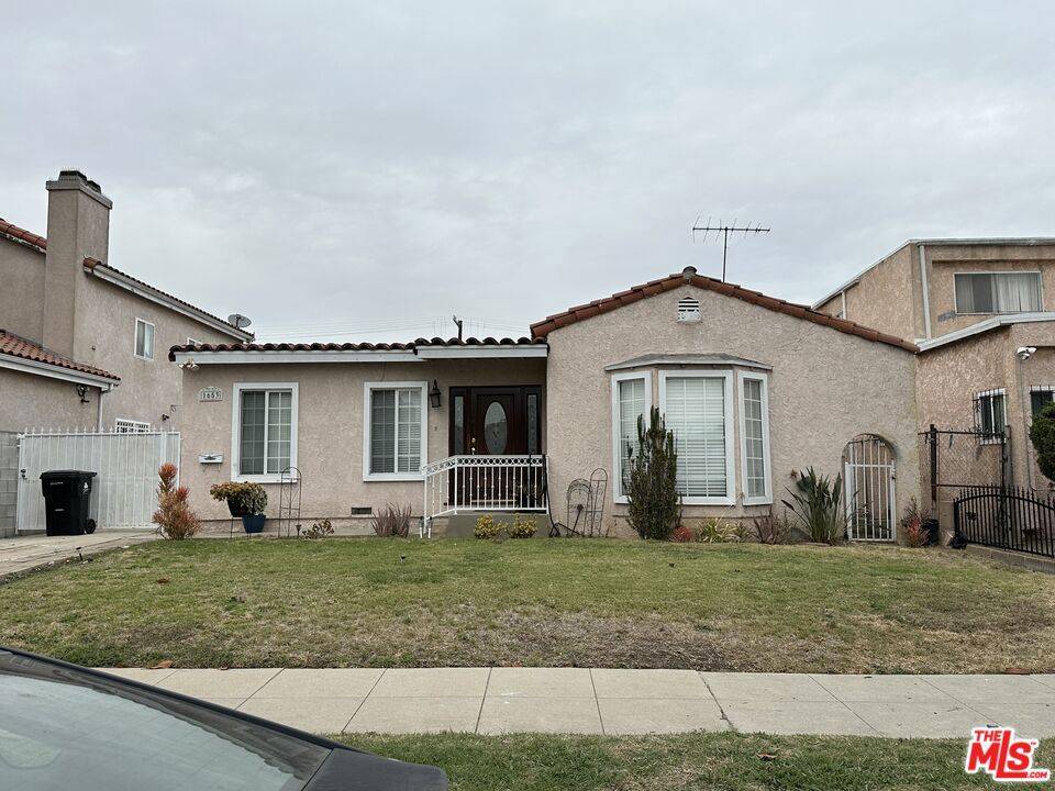 Los Angeles, CA 90047,1653 W 83rd ST