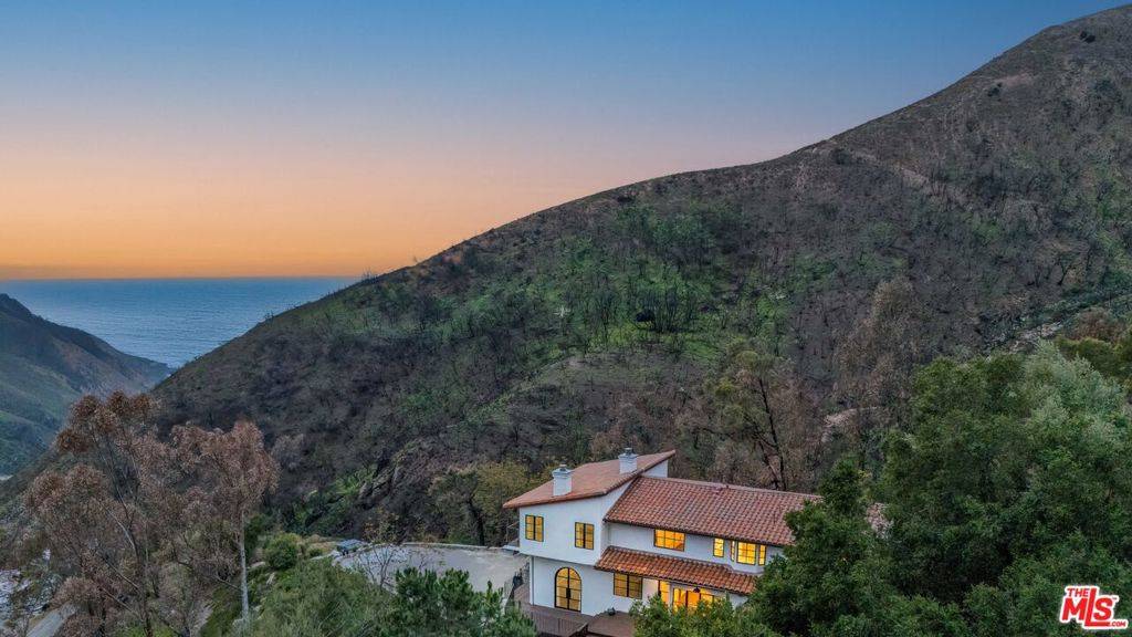 Malibu, CA 90265,2382 Live Oak Meadows RD
