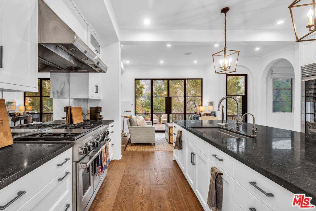 Malibu, CA 90265,2382 Live Oak Meadows RD