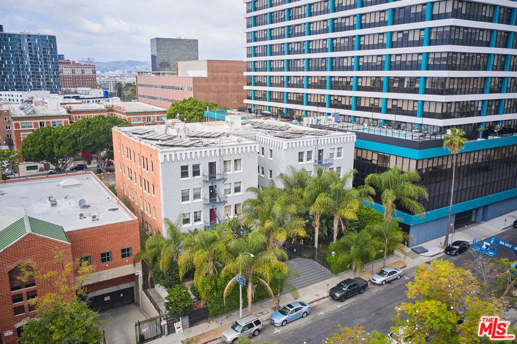 Los Angeles, CA 90057,667 S Carondelet ST