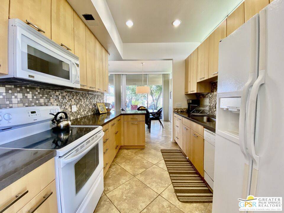 Palm Springs, CA 92264,272 Desert Lakes DR
