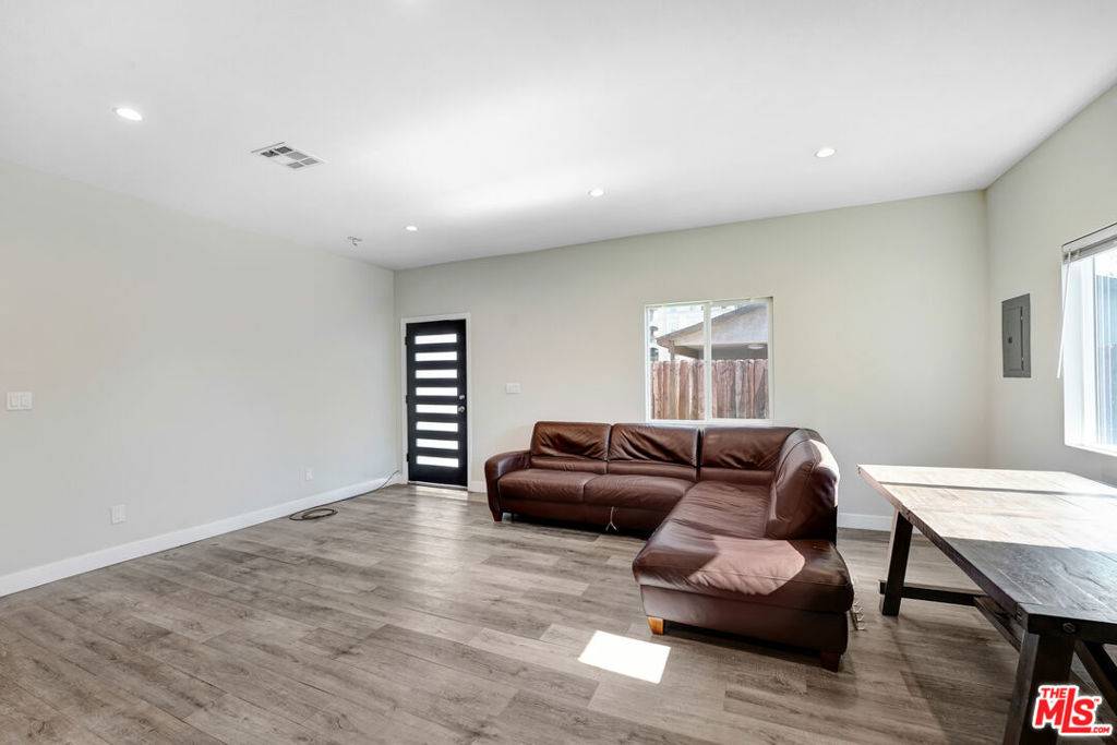 North Hollywood, CA 91605,12159 Hart ST