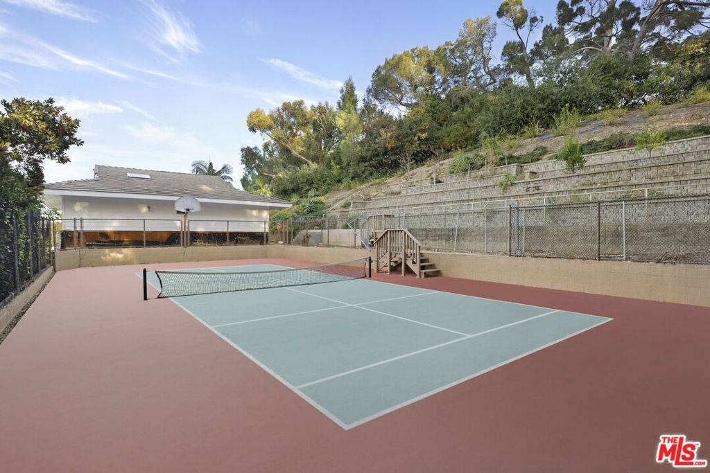 Rolling Hills, CA 90274,2 Pine Tree LN