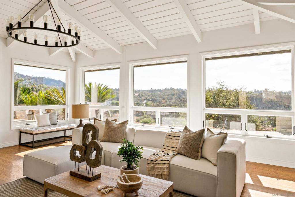 Fallbrook, CA 92028,2063 Willow Glen Road