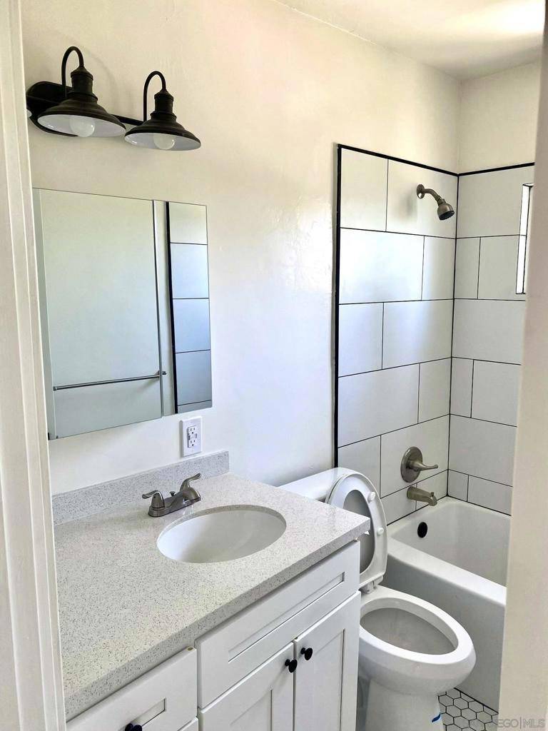 San Diego, CA 92116,3458 Monroe Avenue