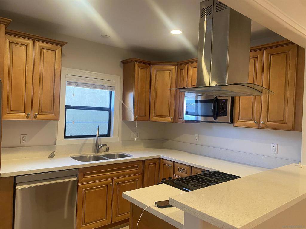 San Diego, CA 92116,4514 Utah St