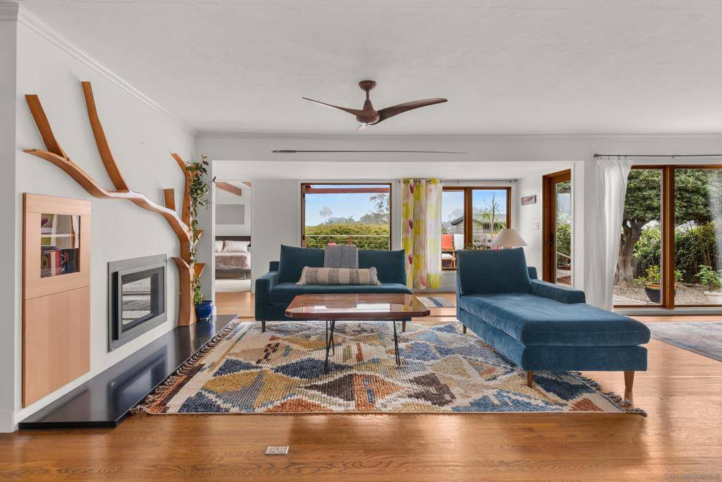 San Diego, CA 92106,541 Tarento Dr