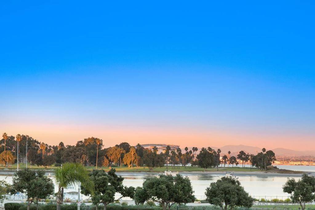 Coronado, CA 92118,1770 Avenida Del Mundo #106