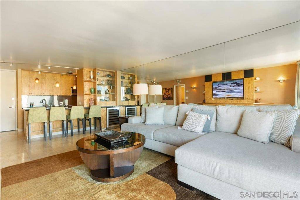 Coronado, CA 92118,1830 Avenida Del Mundo #1702