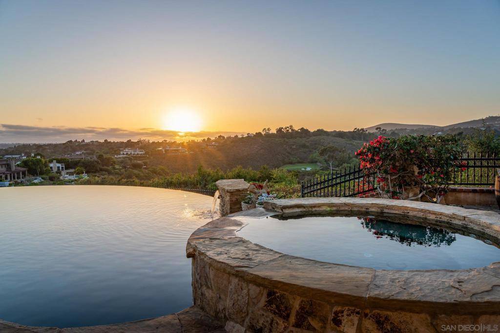 Rancho Santa Fe, CA 92091,18486 Via Candela