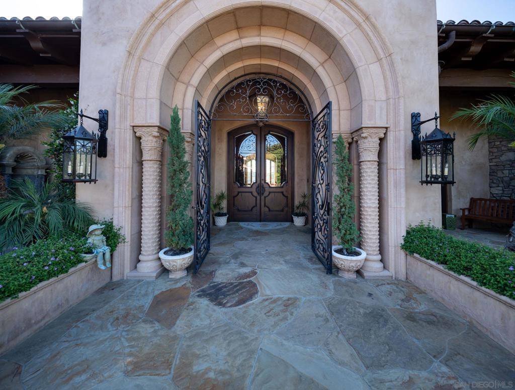 Rancho Santa Fe, CA 92091,18486 Via Candela