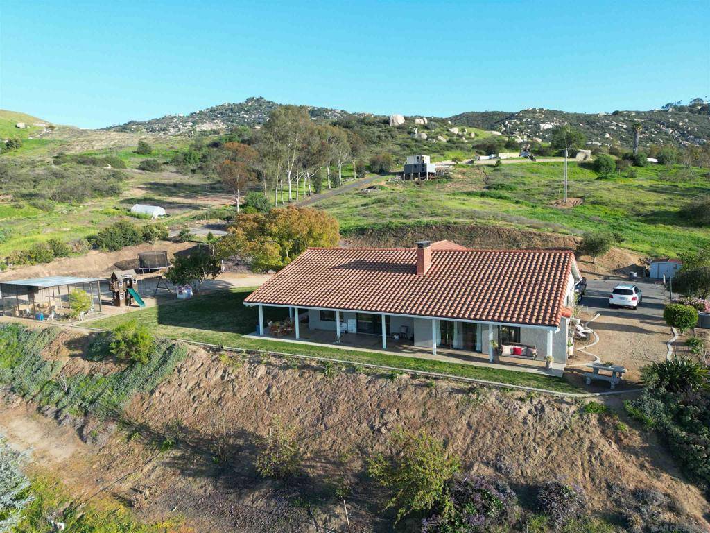 Escondido, CA 92025,15349 Highland Valley Rd
