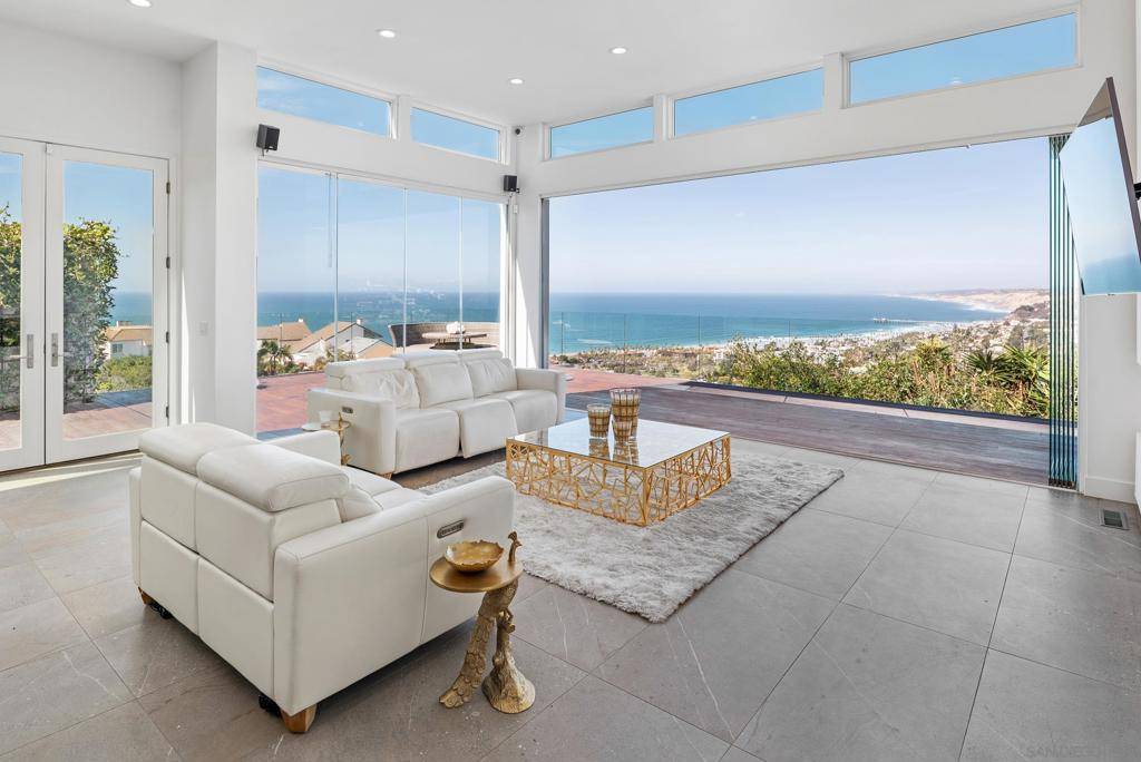 La Jolla, CA 92037,7546 Caminito Avola