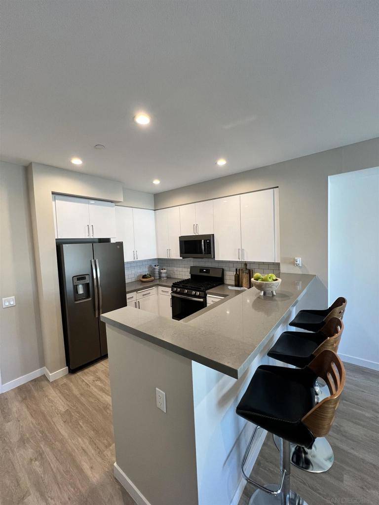Oceanside, CA 92054,355 N Cleveland Street #209