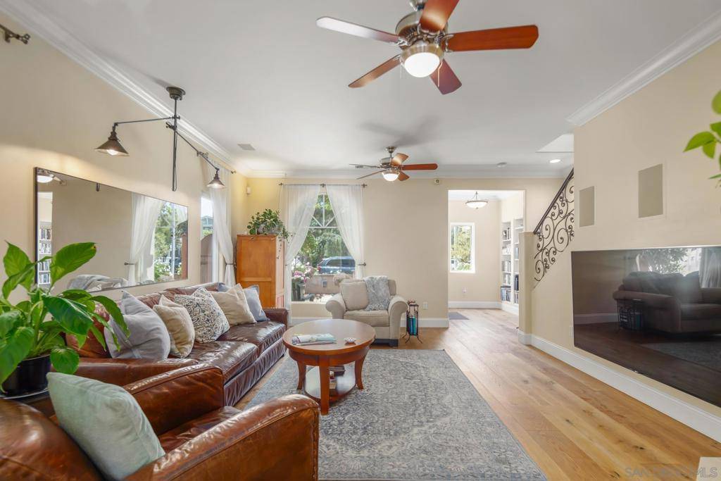 Coronado, CA 92118,867 E Avenue