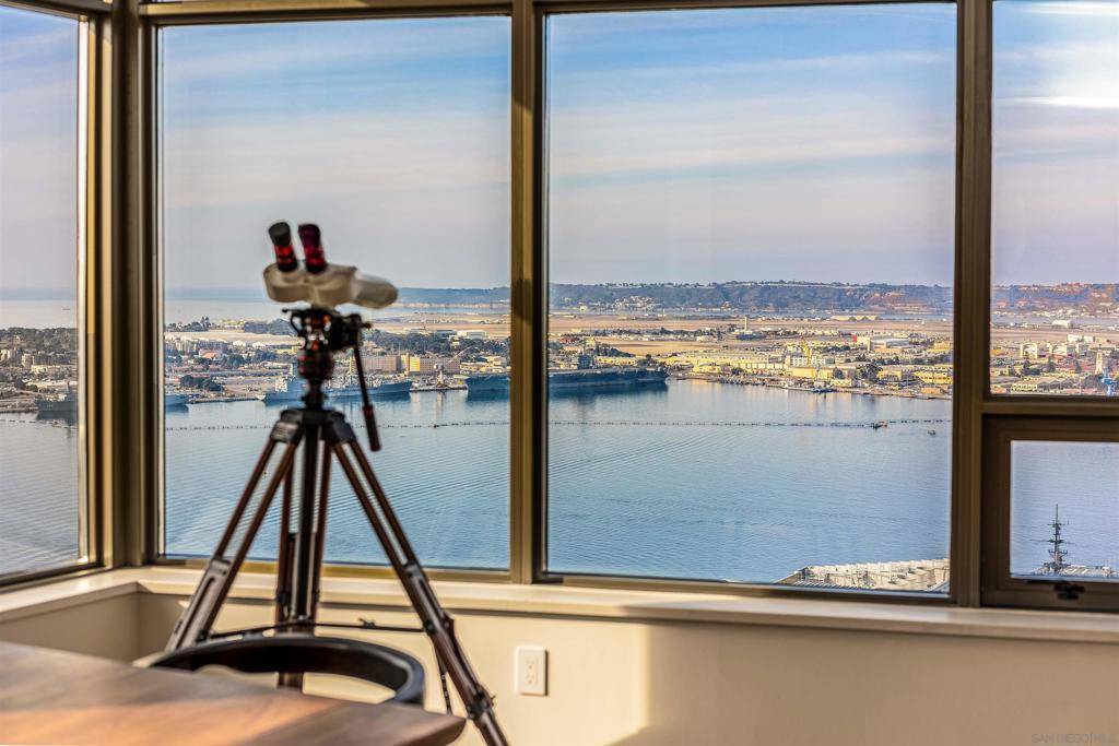 San Diego, CA 92101,700 W E St #4301