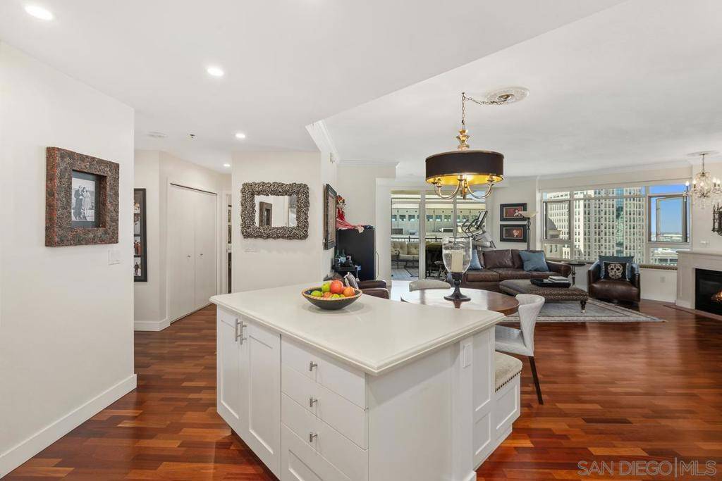 San Diego, CA 92101,700 W Harbor Dr #1505