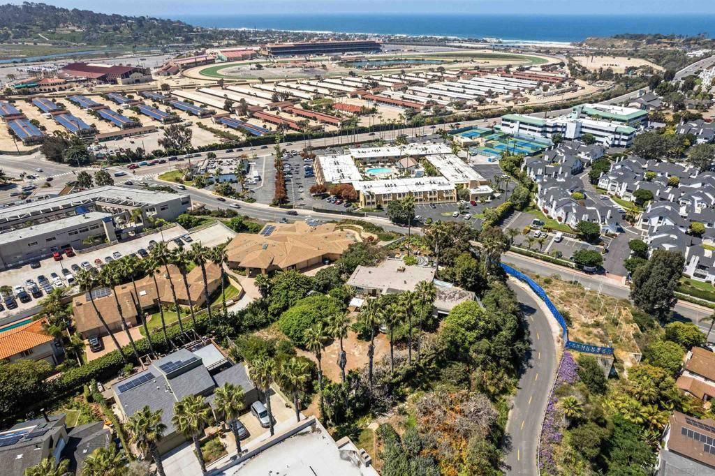 Solana Beach, CA 92075,686 Via De La Valle