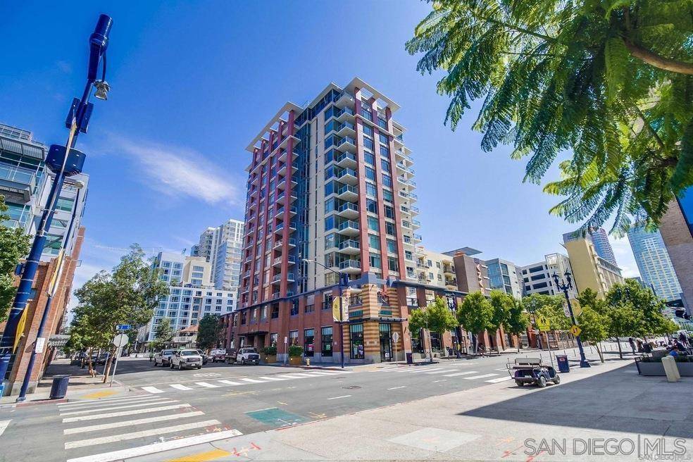 San Diego, CA 92101,427 9th #1207