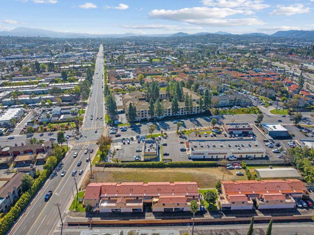 Escondido, CA 92026,1325 N Broadway