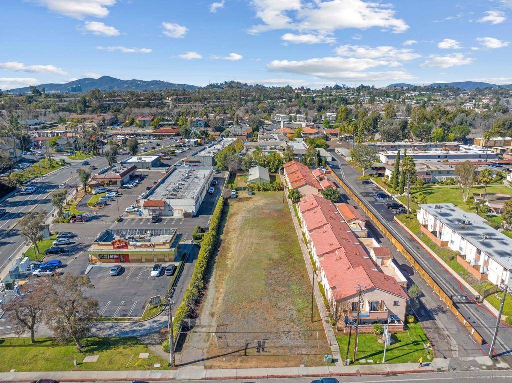 Escondido, CA 92026,1325 N Broadway