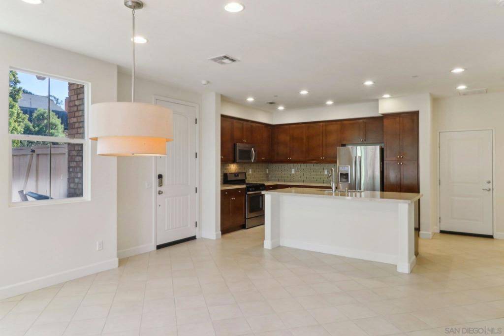 San Marcos, CA 92069,298 Candera Ln