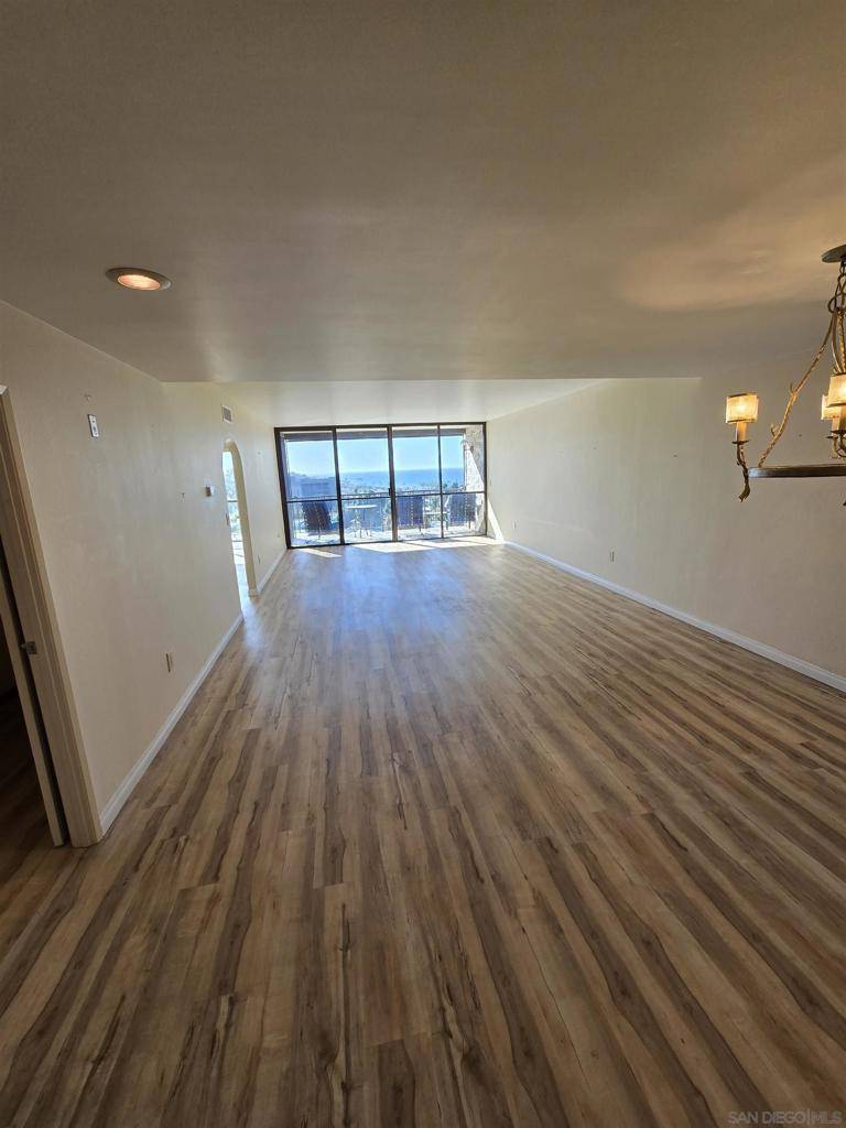 La Jolla, CA 92037,2500 torrey pines #802