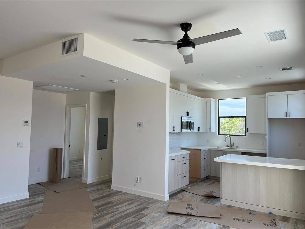San Diego, CA 92118,252 B Ave
