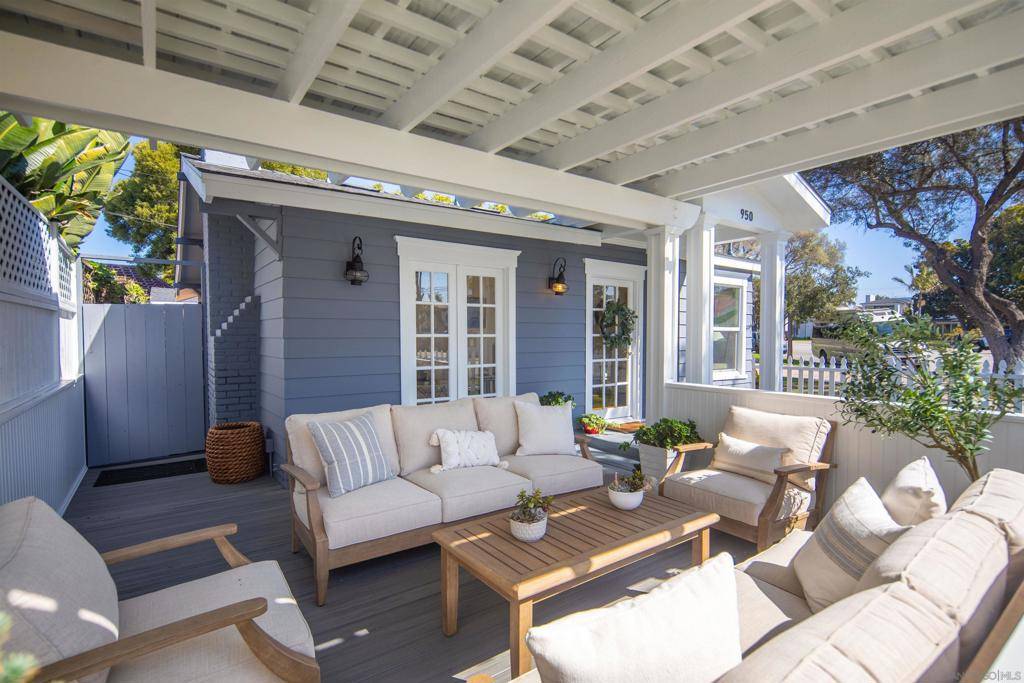 Coronado, CA 92118,950 Olive Ave