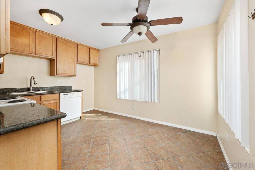 San Diego, CA 92115,6333 College Grove #4105
