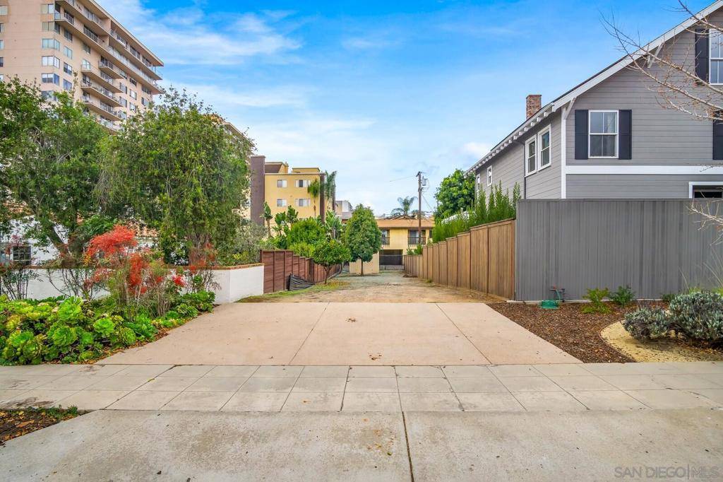 San Diego, CA 92103,3660 8th Ave