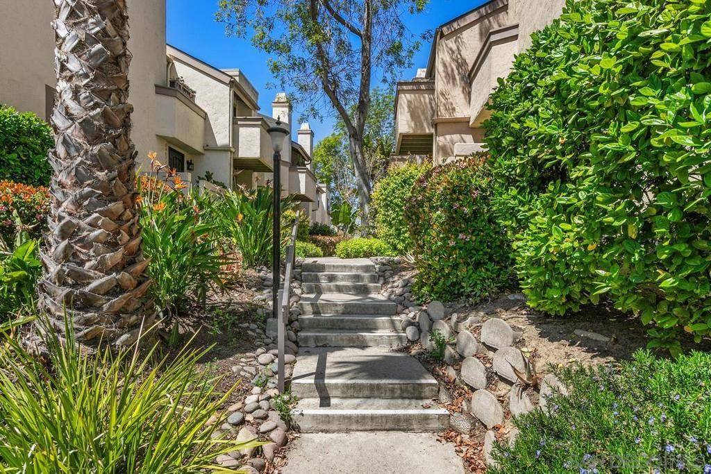 La Jolla, CA 92037,3205 Via Alicante #11