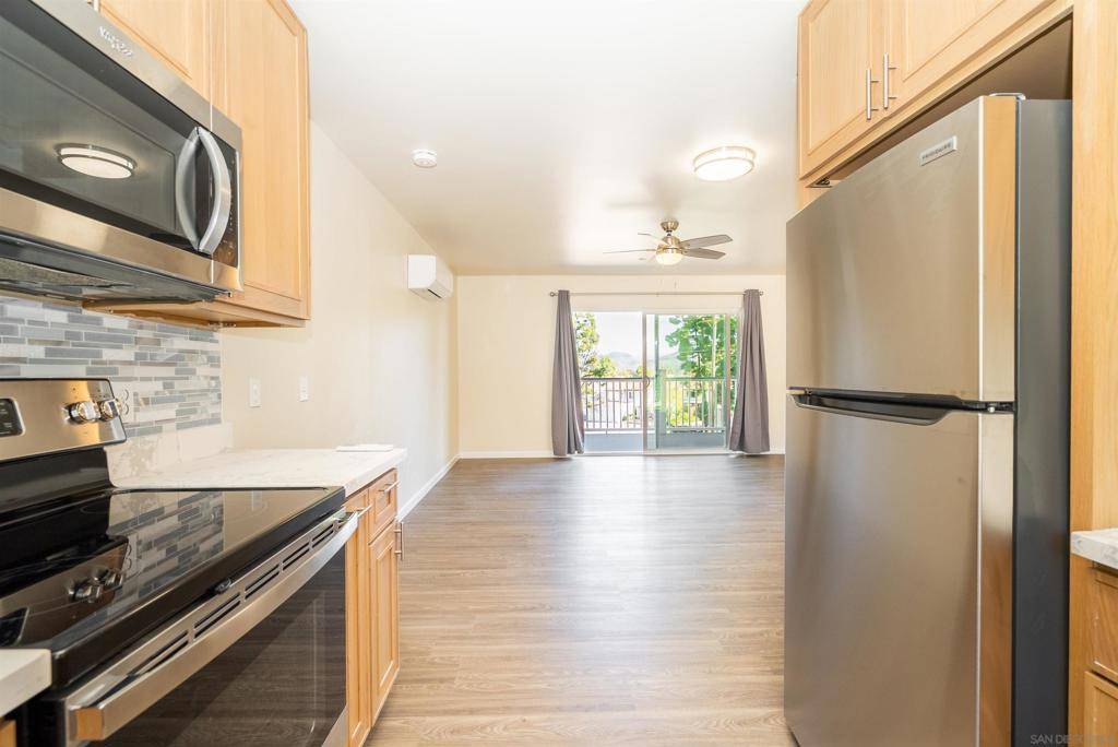 Spring Valley, CA 91977,2671 Silver Oaks Way #B