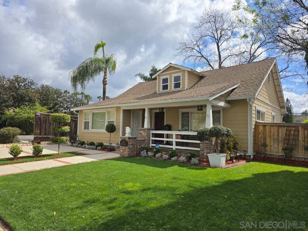 Escondido, CA 92025,1127 E Grand Ave
