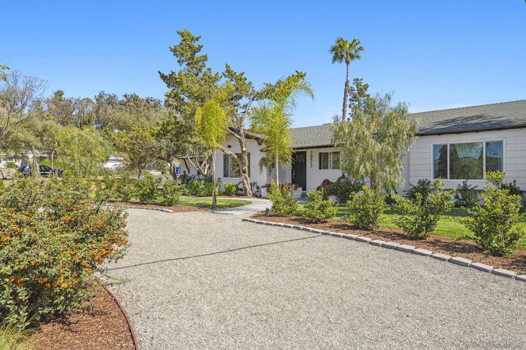 Escondido, CA 92029,1971 Vermel