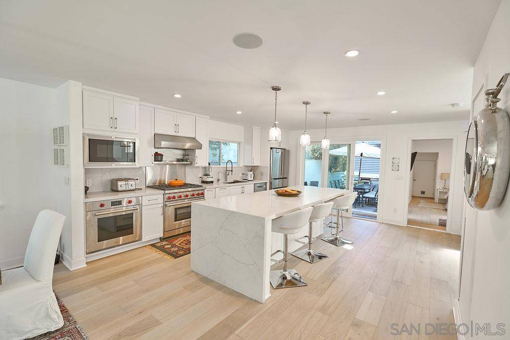 Coronado, CA 92118,339 C Ave