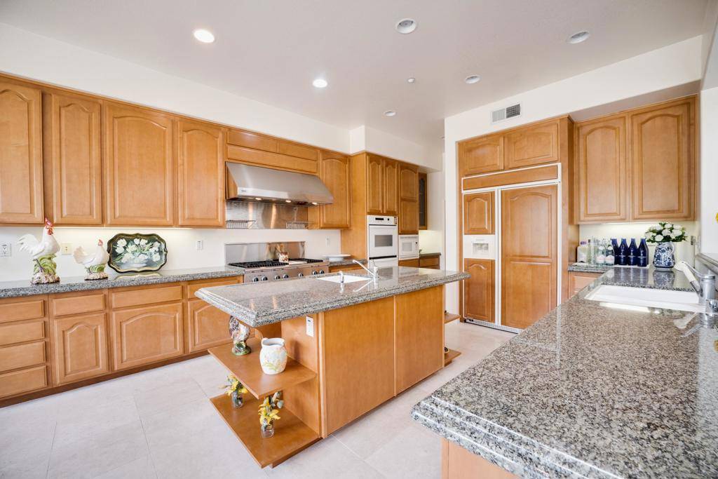 Fallbrook, CA 92028,1964 Tracy Ct