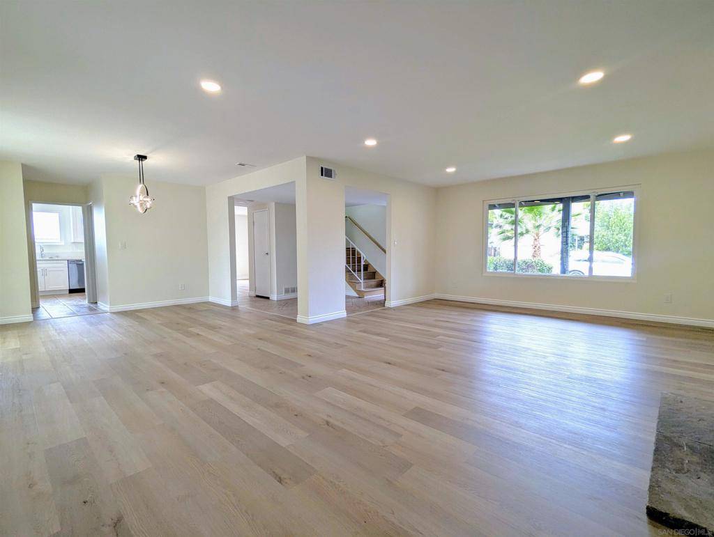 San Diego, CA 92119,8635 Regner Ct