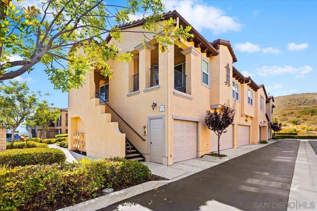 San Diego, CA 92128,12665 Creekview Dr #136